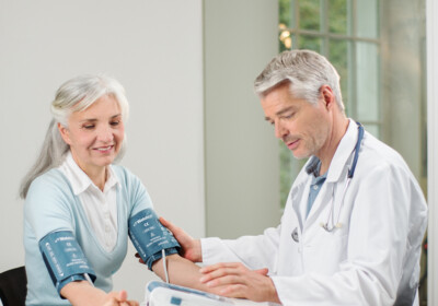 InUse_WatchBP-Office-doctor-woman-4
